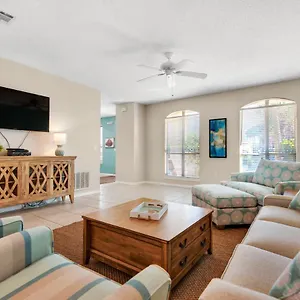  Holiday home Emerald Shores